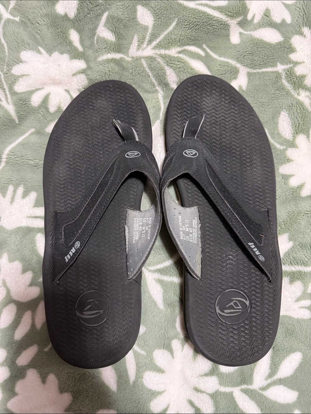 Reef Men's Black Flip-Flop Sandals